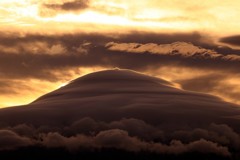 雲で富士山が見えません3