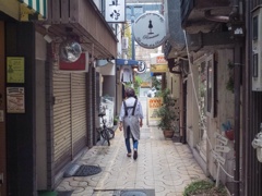 隣の花中島さんに