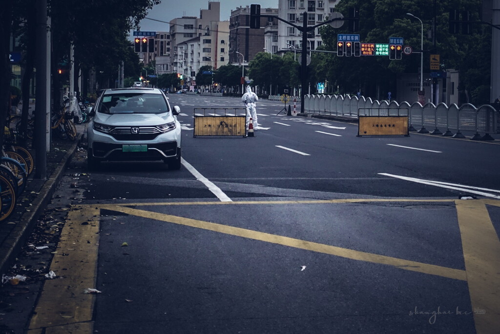 lockdown scenery~road blockage