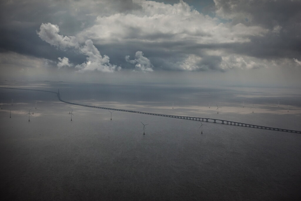 the donghai bridge