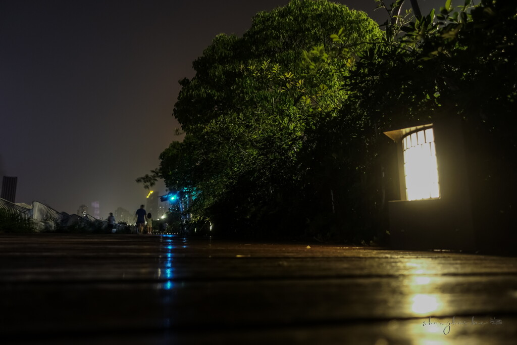 suzhou creek walkway