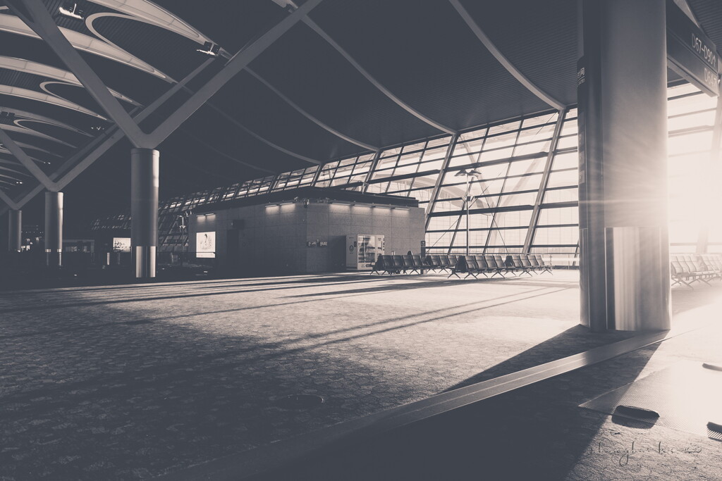 departure lobby in the late afternoon 01