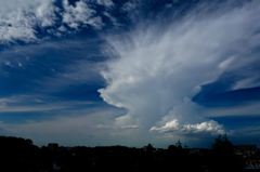 雲湧く空