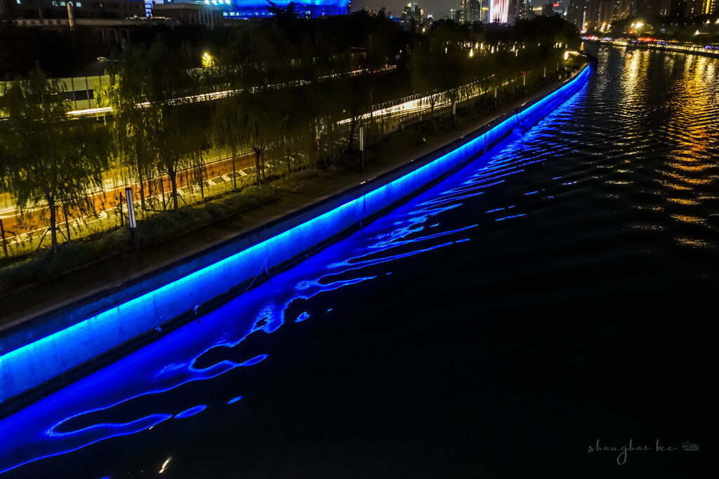 blue ripples