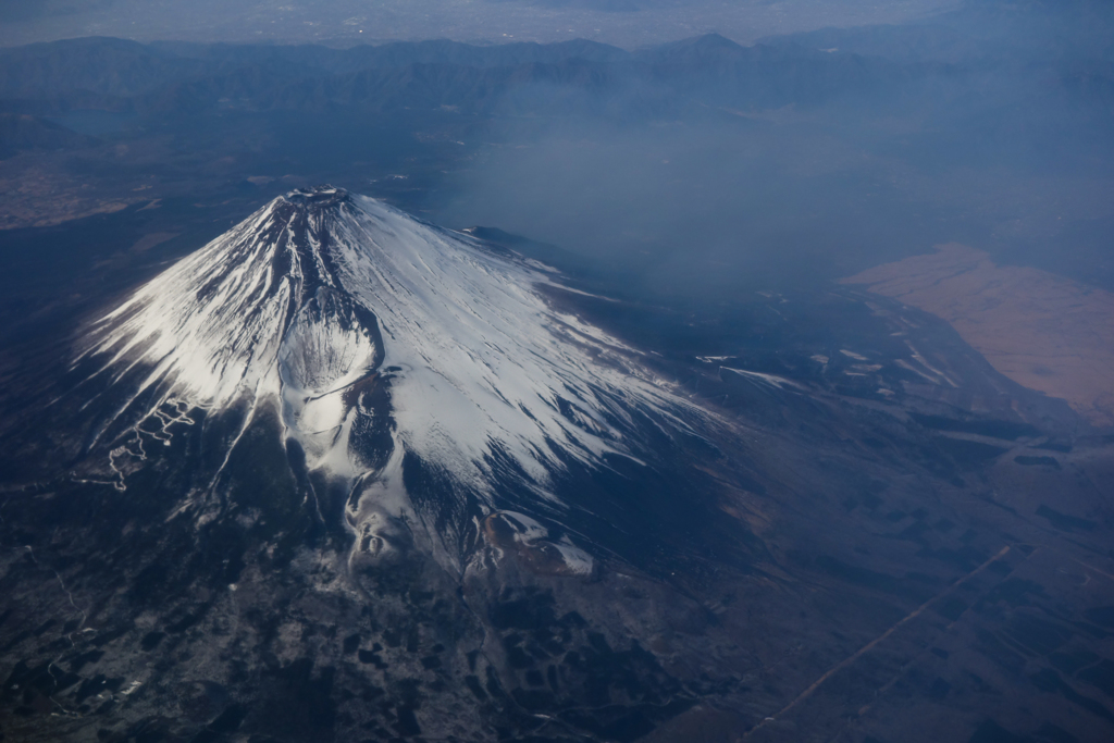 overlooking mount fuji