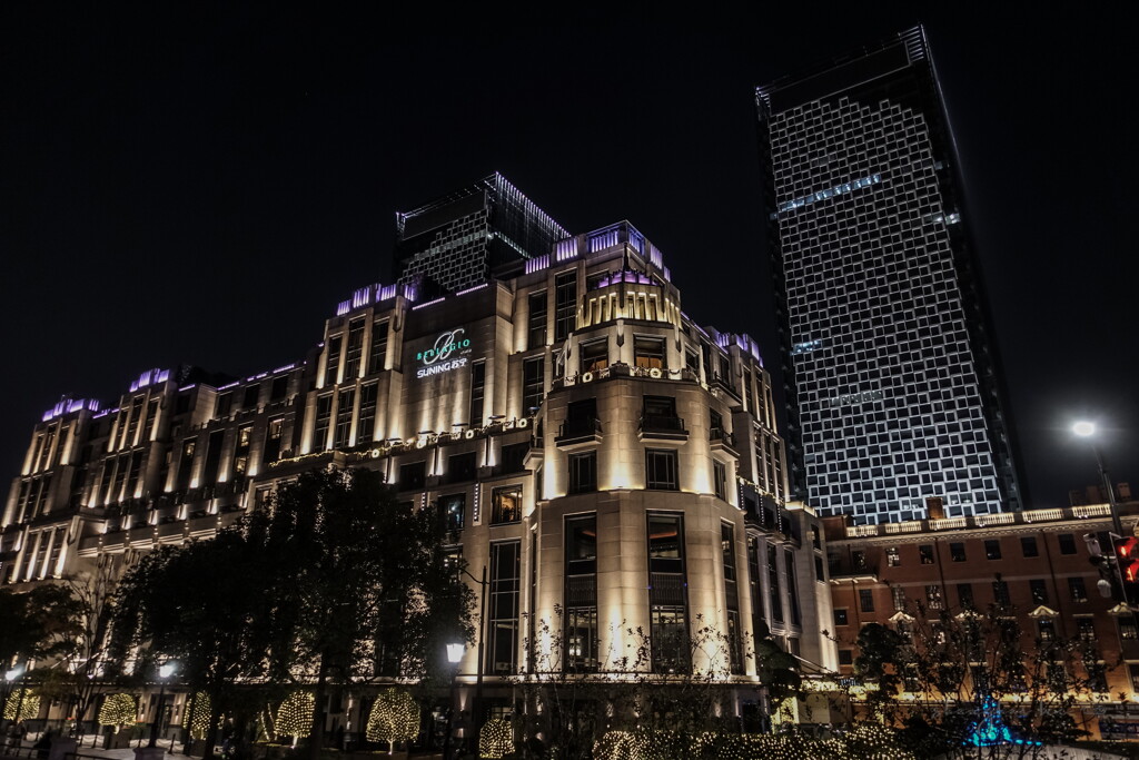 nighttime contrasts
