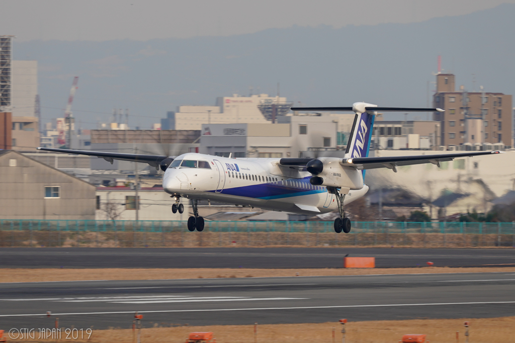 ITAMI　DHC8‐Q400　着陸①