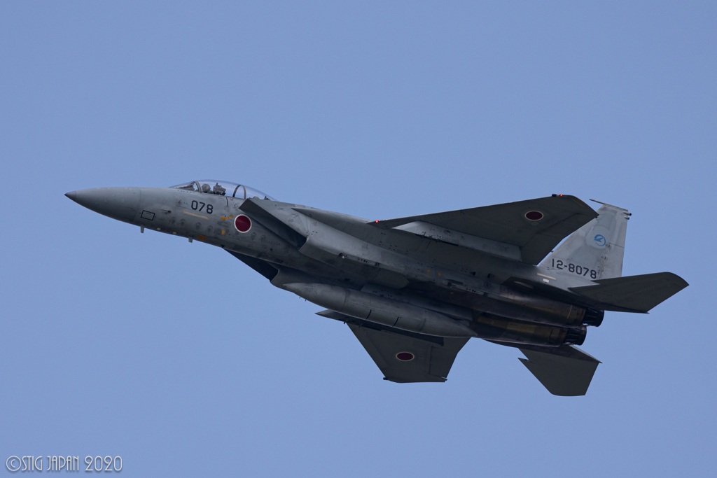 F15