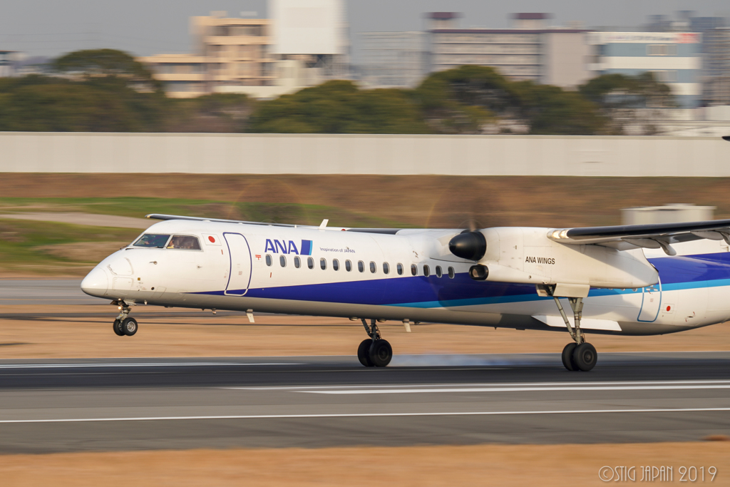 ITAMI　DHC8‐Q400　着陸②
