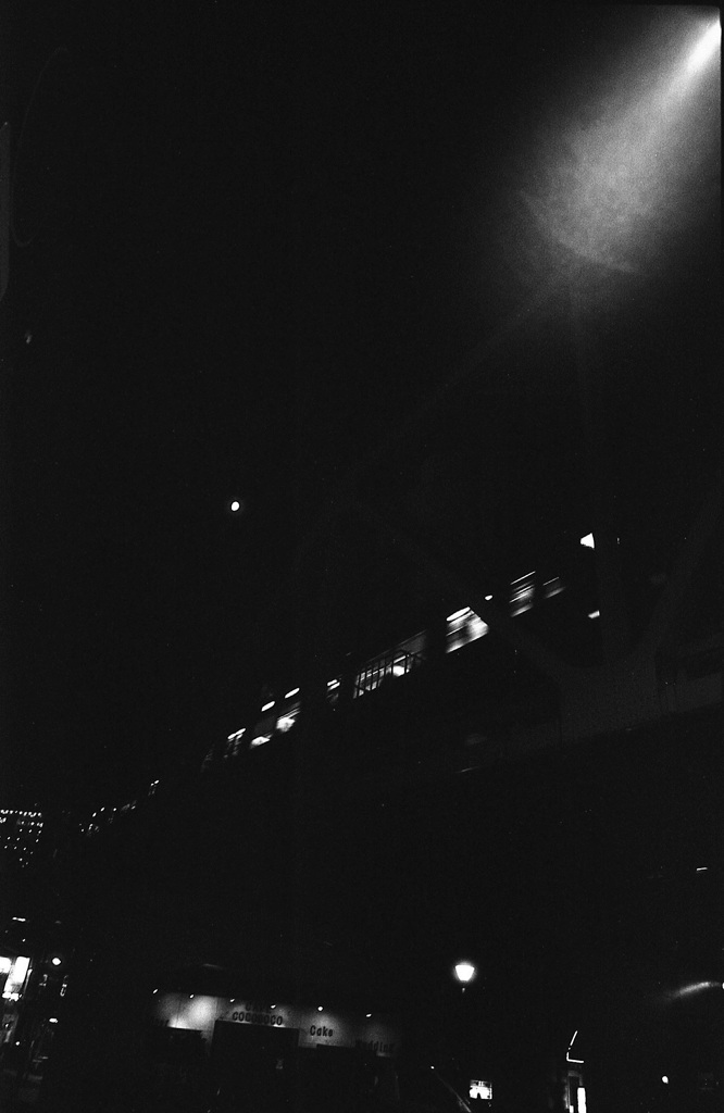 月と電車