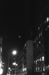 月