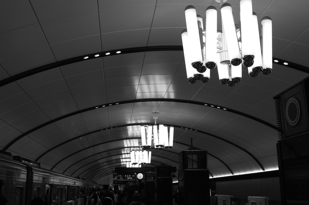 かまぼこ天井の駅２