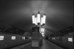 ドーム天井の駅