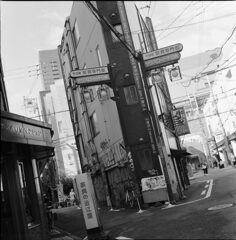ほぼ三角ビル