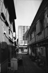 路地奥の映画館