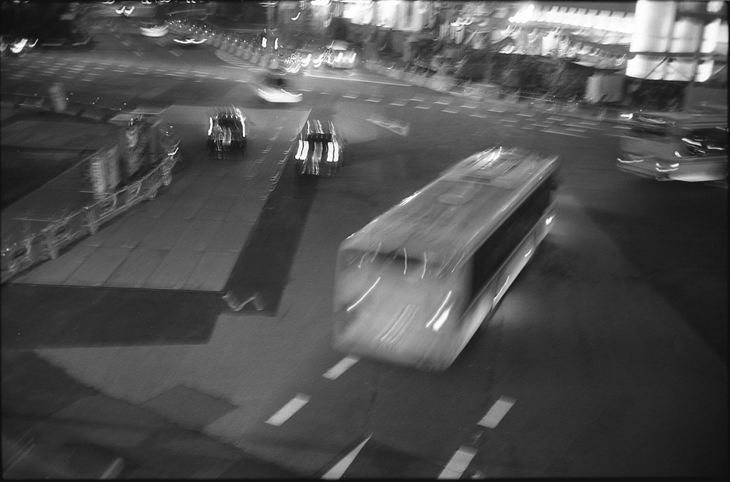 揺れる交差点２