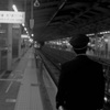 見守る