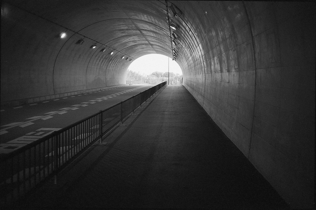 トンネル