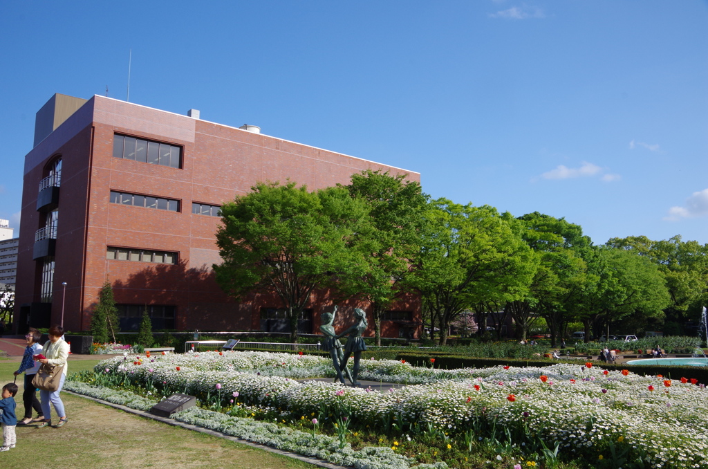 久留米市立中央図書館