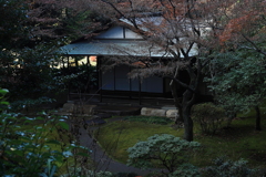 佇（たたず）まい