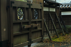 令和を覗いた黄門様は・・・。