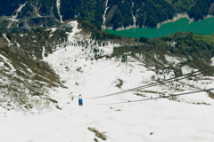 せり上がって来る