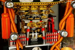 神様の乗り物　神殿造り