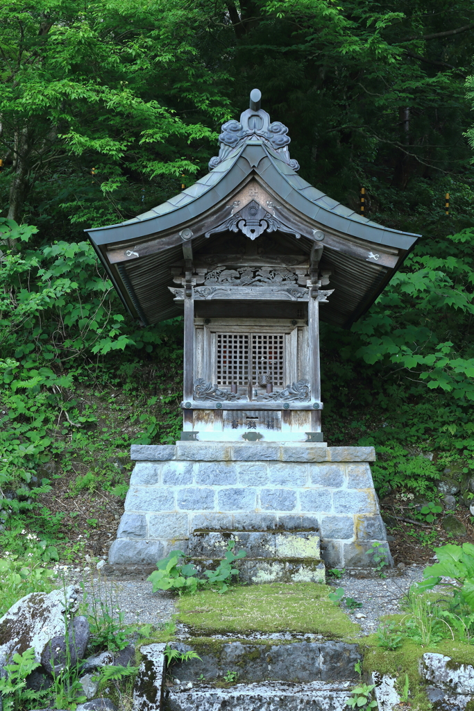 何の変哲もない祠堂ではない　ポケモンゴ～