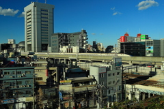 上り線は此処からコンクリートジャングルへ