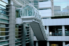 中空エスカレーター