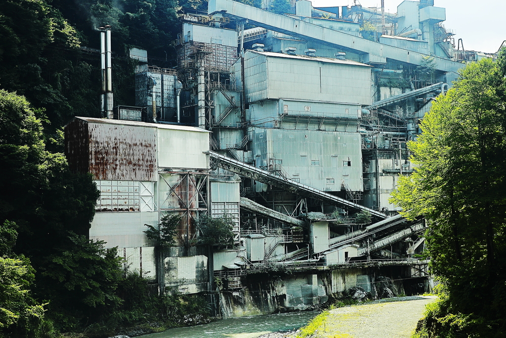 山谷間の要塞