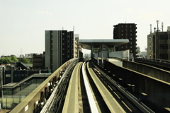 案内軌条式（あんないきじょうしき）鉄道
