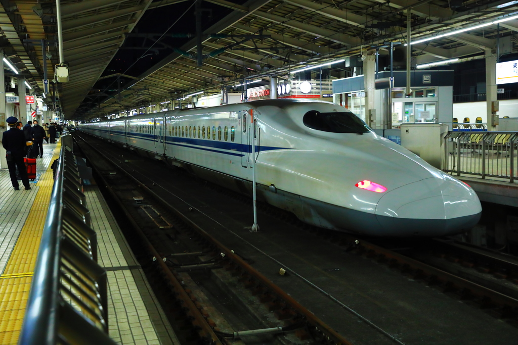 発車ベルを待つ