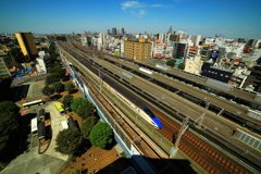 赤羽を東西に分断する鉄路