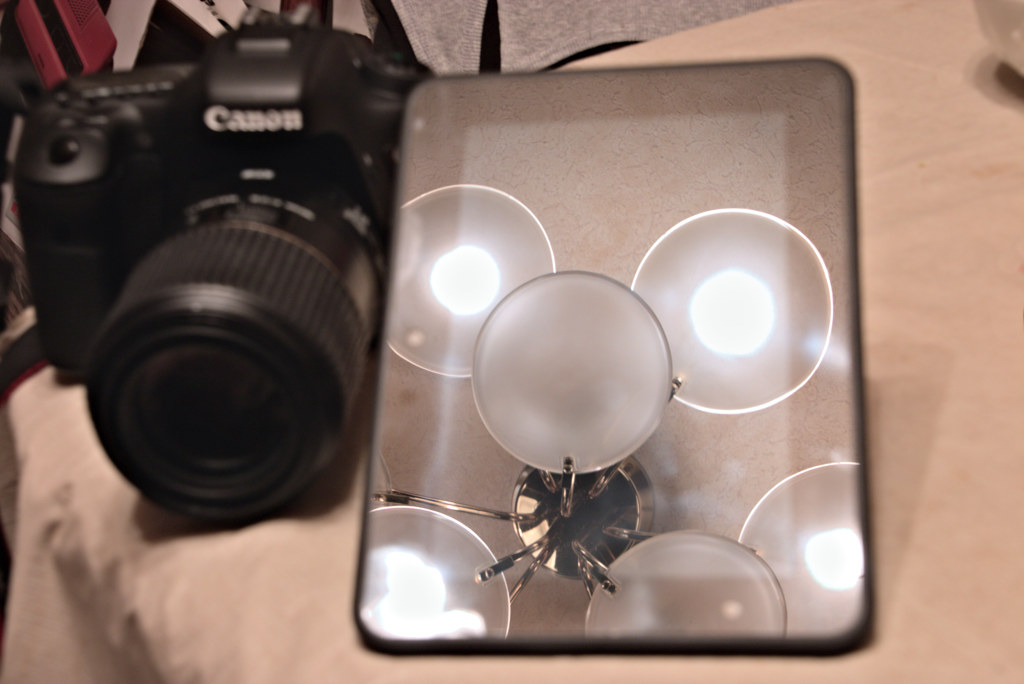 あなた！電球の玉がきれてますよ、交換しておいてください！