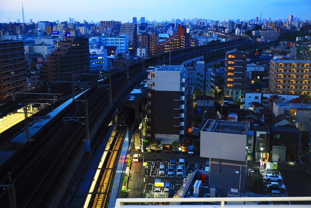 夜　の　余　韻
