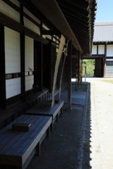 異　質　の　風