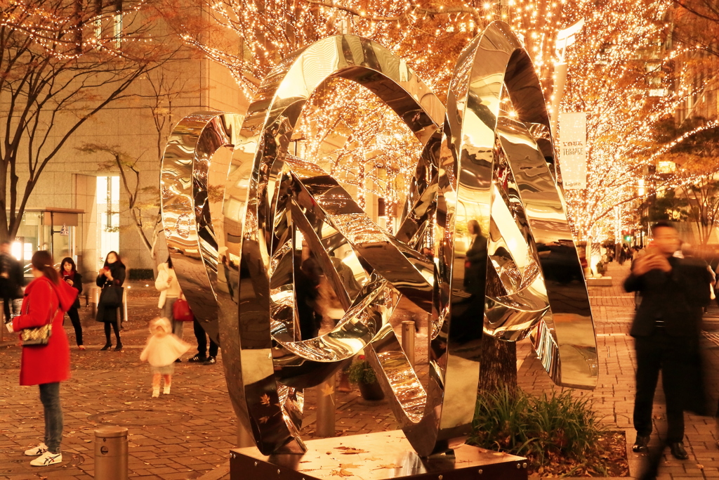 シャンパンゴールド