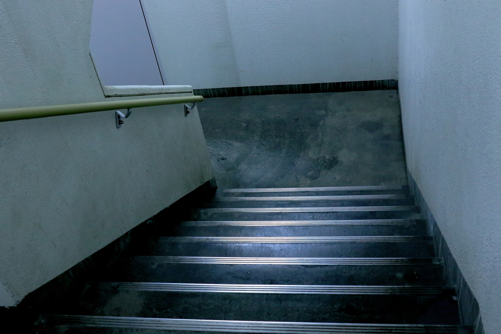 足音が聞こえる