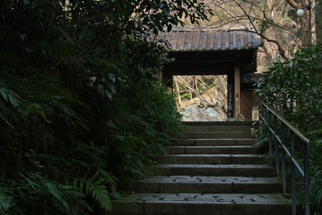古刹の山門…