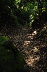 名越の切通し…山道