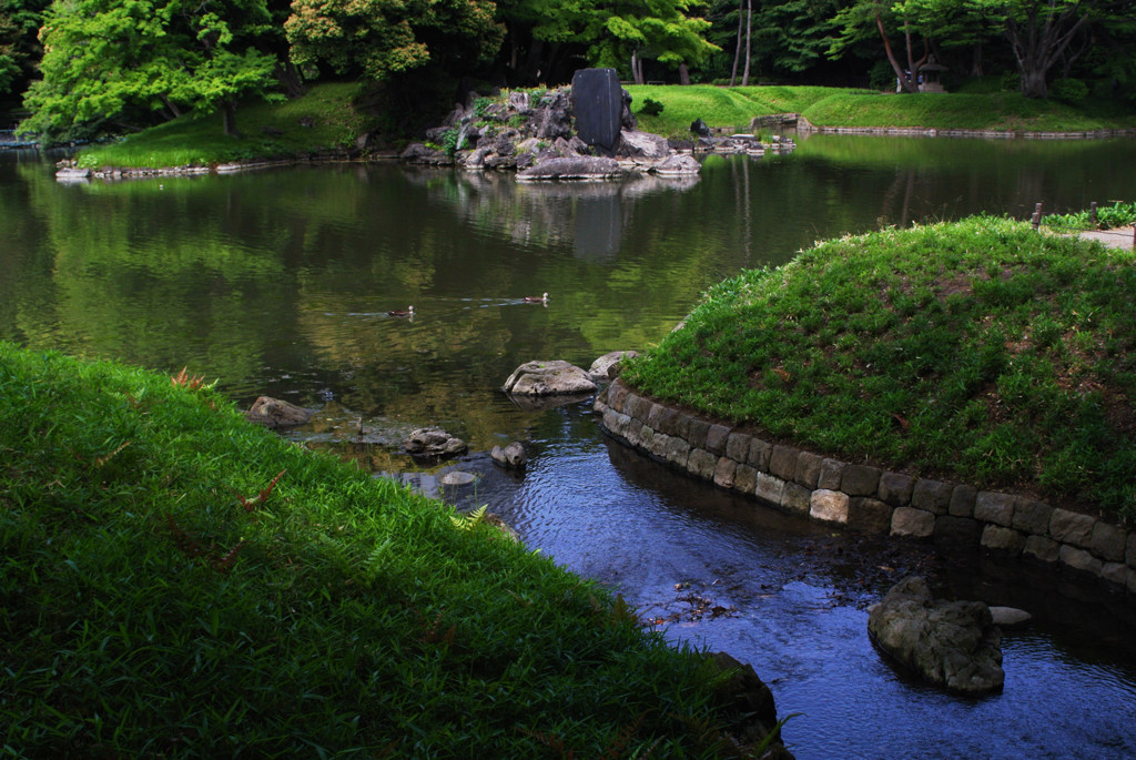 後楽園・大泉水…