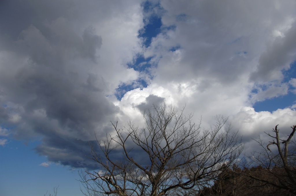 迫る来る曇り雲…