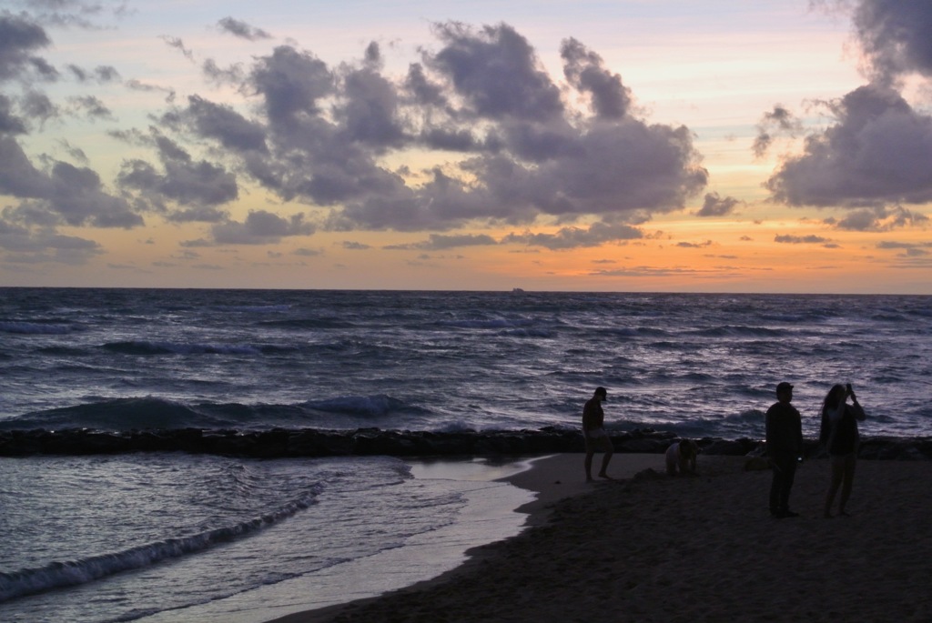 Waikiki Snapshot…5