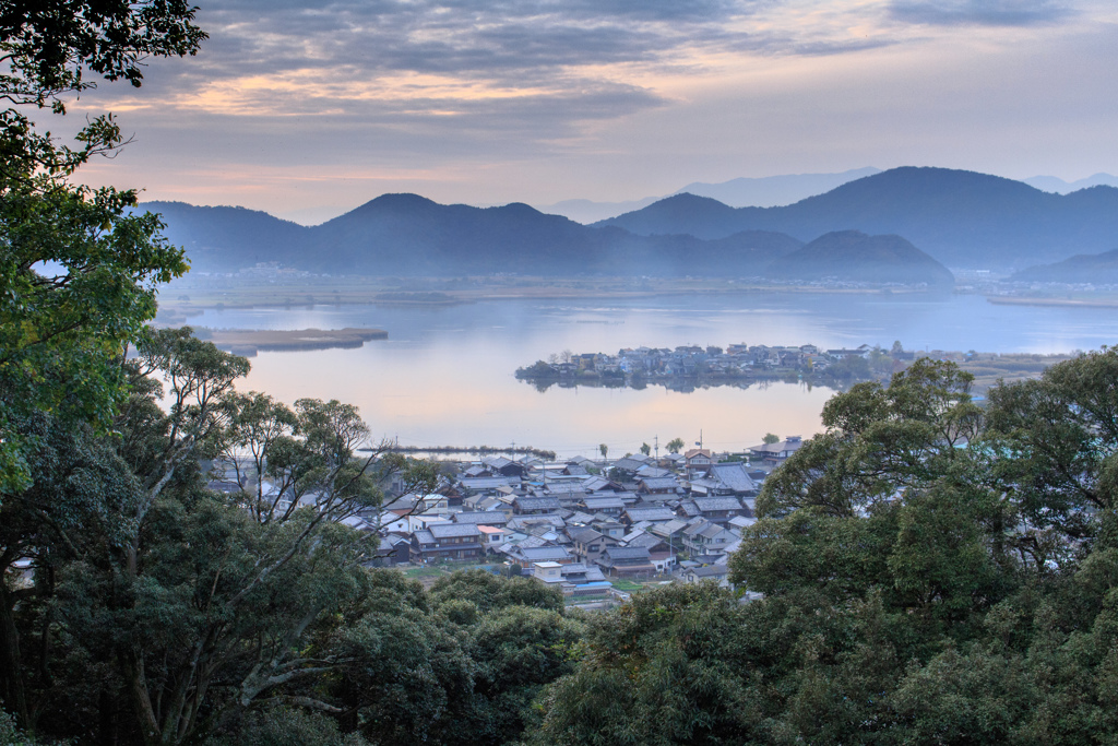 湖畔の眺め