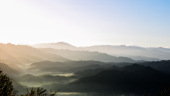 朝の吉野の山々