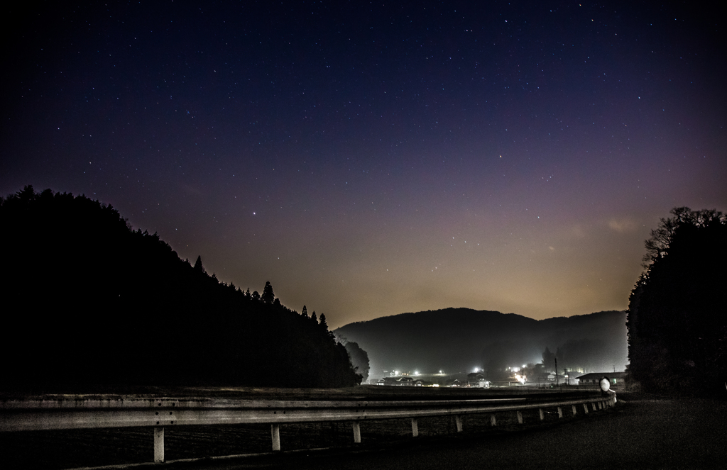 集落の夜