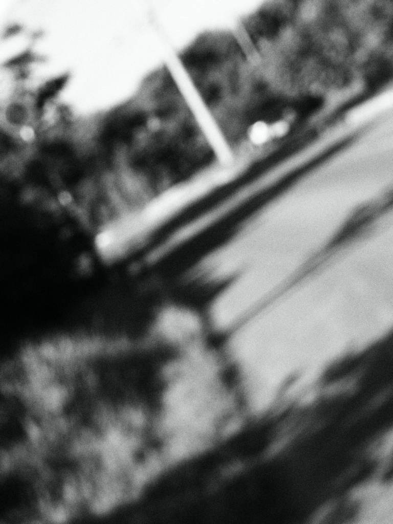 見えない