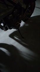 ガレージに佇む