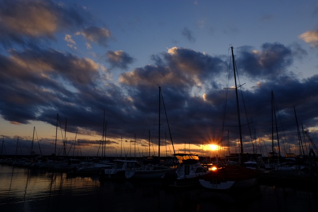 ヨットハーバー　雲